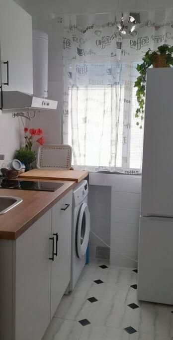 Cozy And Well Connected Apartment 세비야 외부 사진